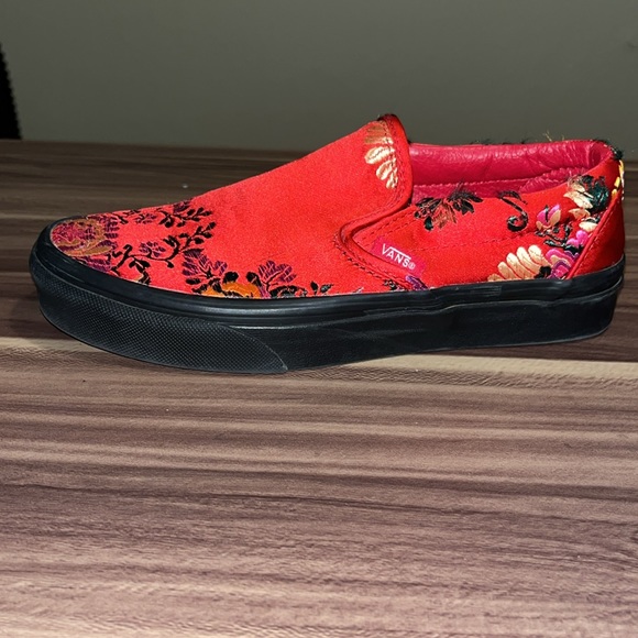 Vans classic festival slip on red satin Chinese new year women sz 5 1/2 men’s 4 - Picture 6 of 13